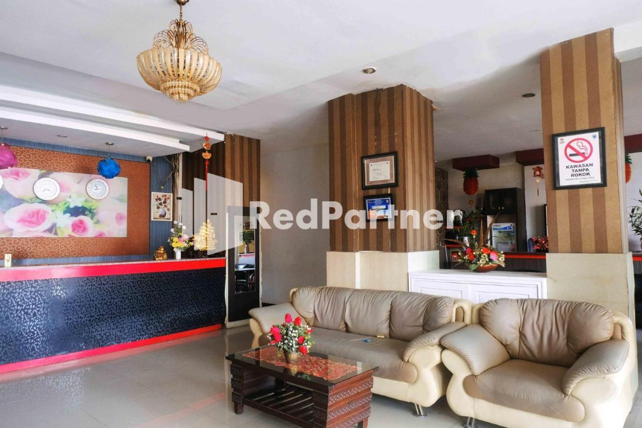 Hotel Permata Makassar Mitra Reddoorz Balangberu Екстериор снимка