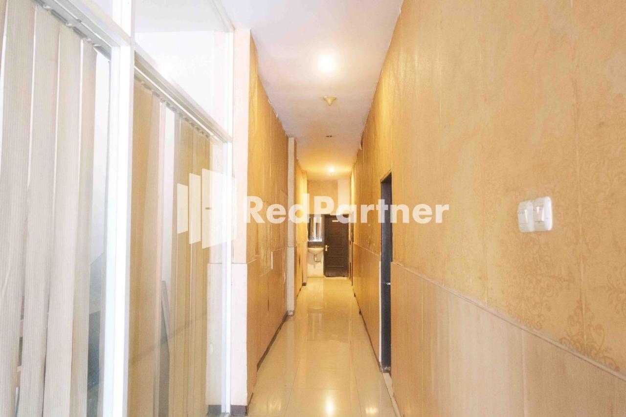 Hotel Permata Makassar Mitra Reddoorz Balangberu Екстериор снимка