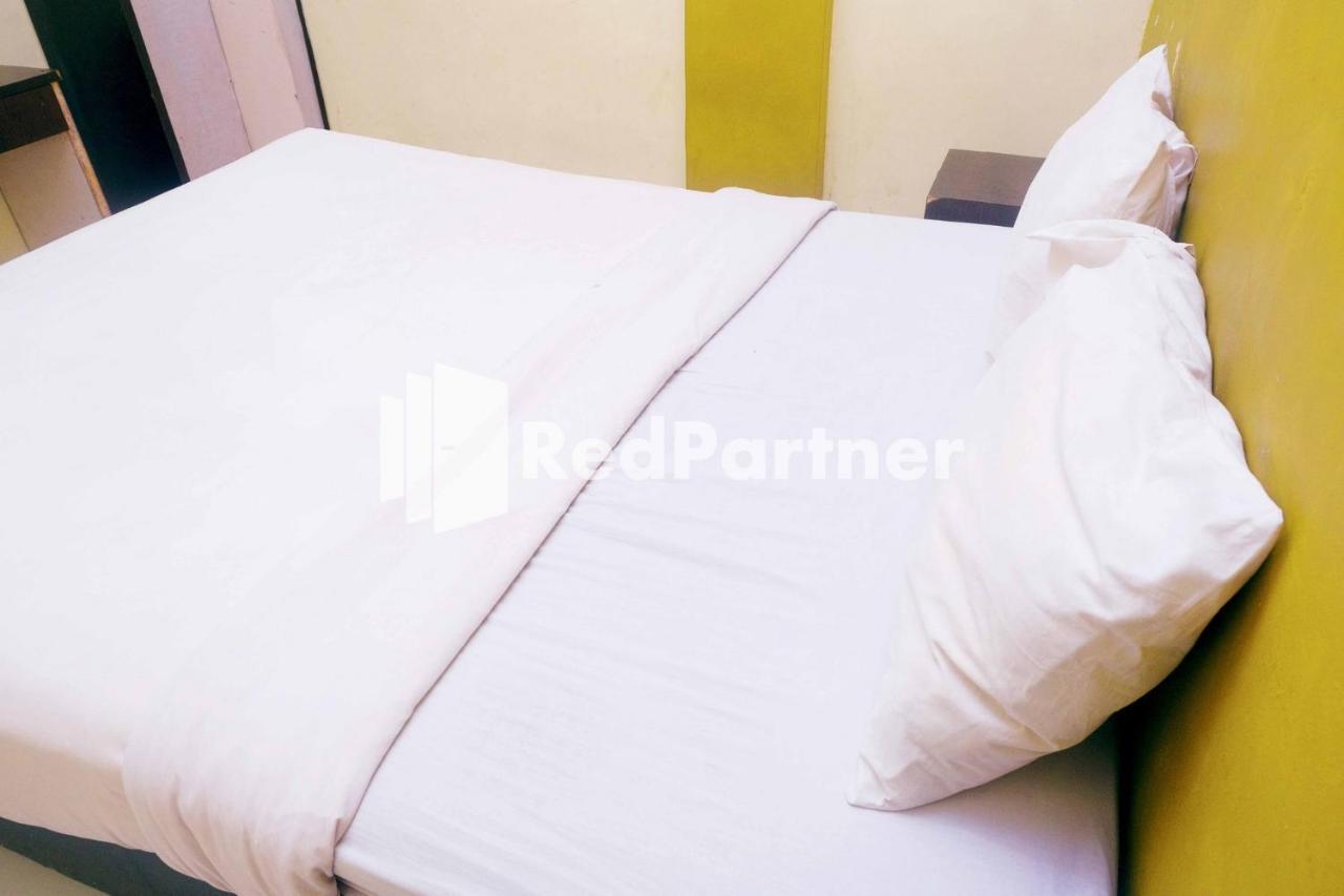 Hotel Permata Makassar Mitra Reddoorz Balangberu Екстериор снимка