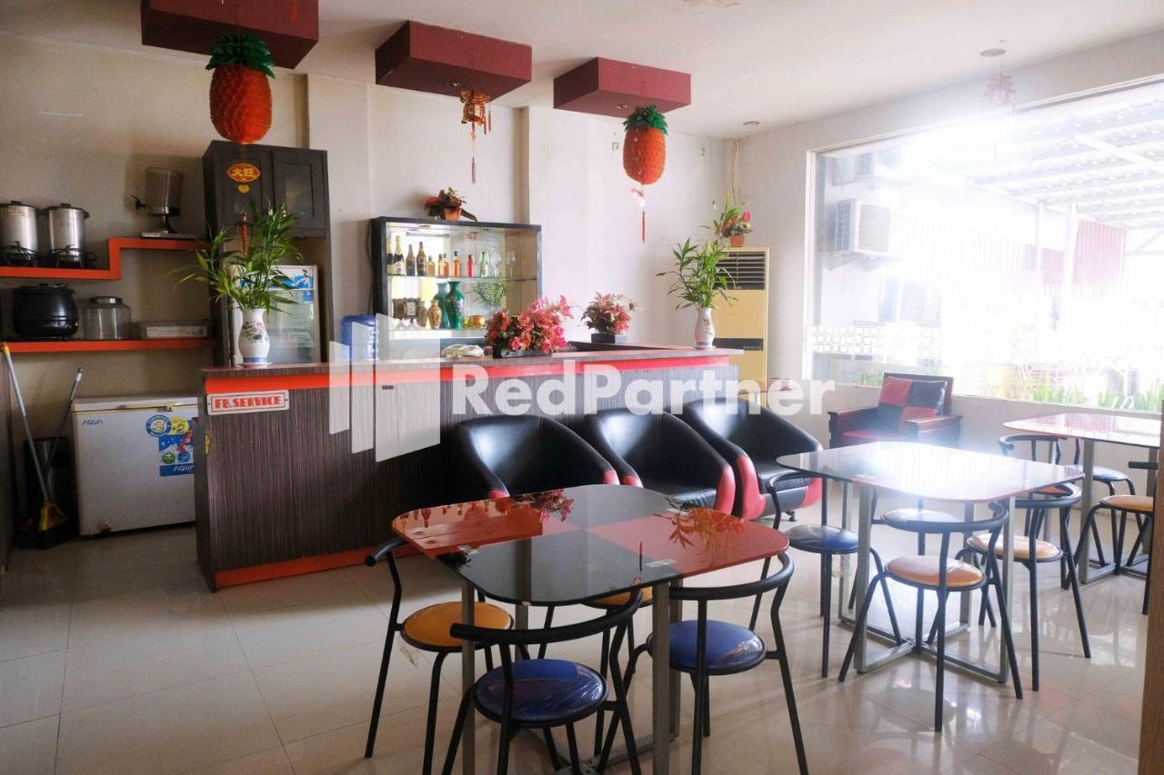 Hotel Permata Makassar Mitra Reddoorz Balangberu Екстериор снимка