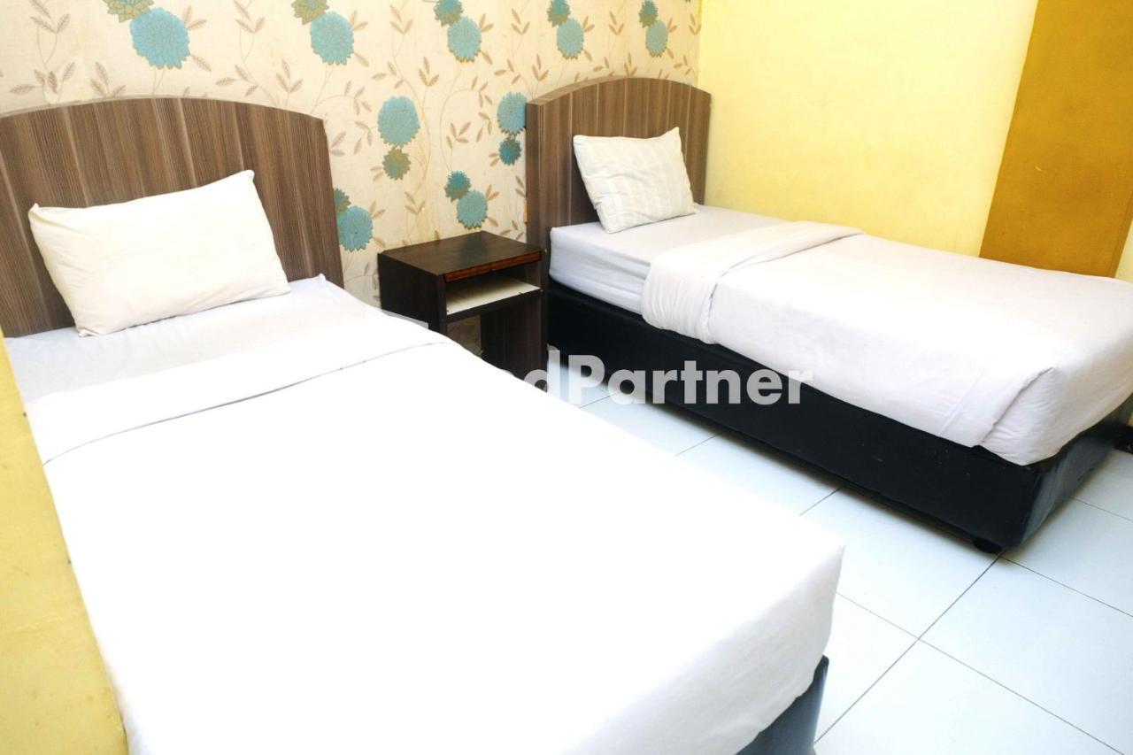 Hotel Permata Makassar Mitra Reddoorz Balangberu Екстериор снимка