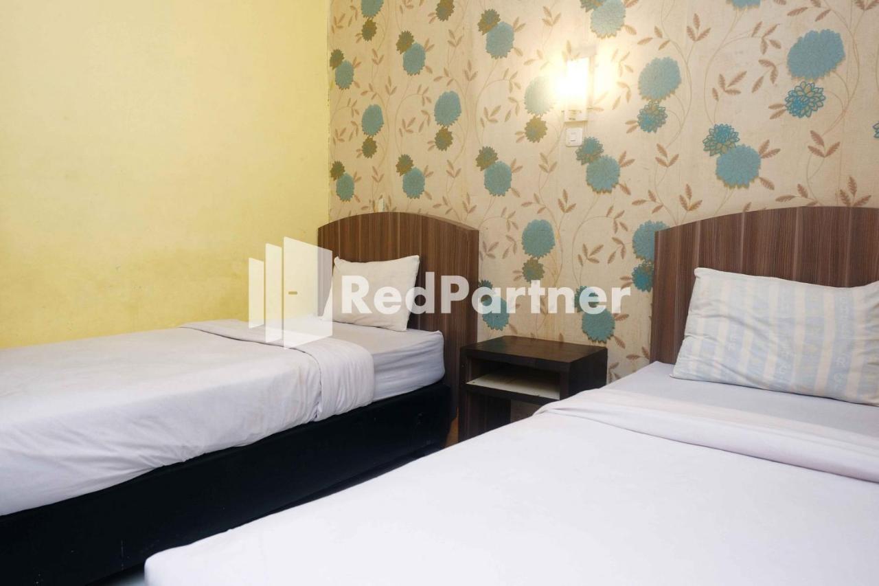 Hotel Permata Makassar Mitra Reddoorz Balangberu Екстериор снимка
